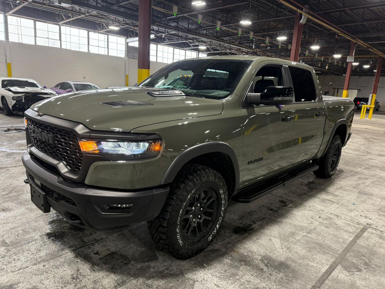 DODGE RAM 1500 CREW CAB REBEL AIR HAYON MULTI