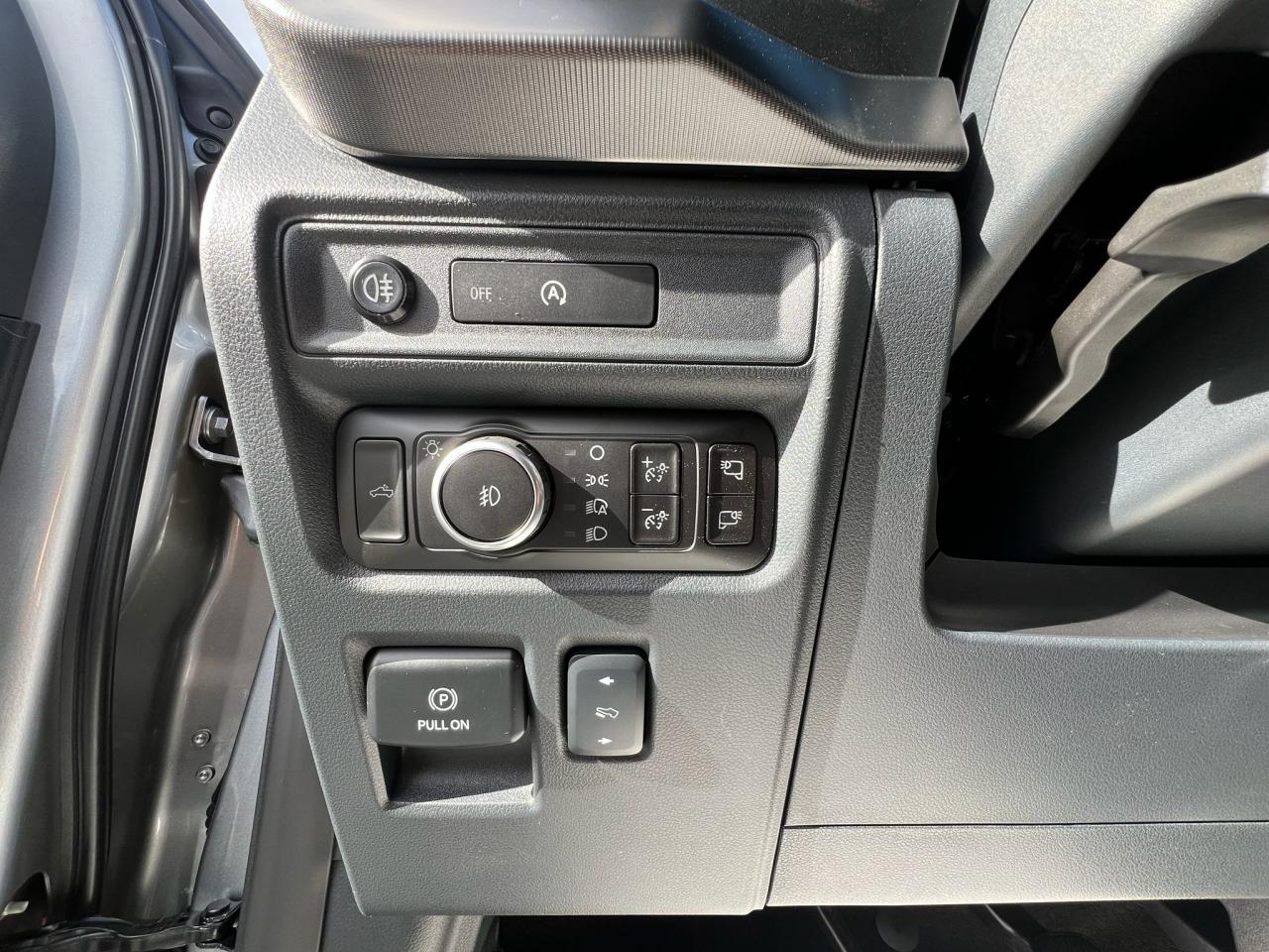 FORD F150 Supercrew LARIAT Black Package V8 5.0L