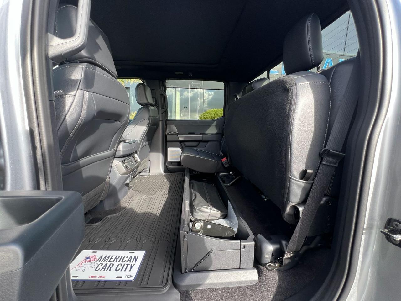 FORD F150 Supercrew LARIAT Black Package V8 5.0L