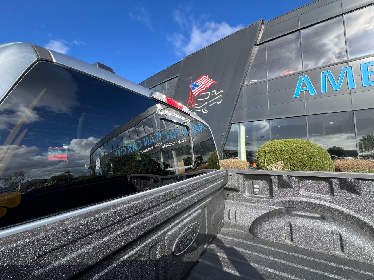 FORD F150 Supercrew LARIAT Black Package V8 5.0L