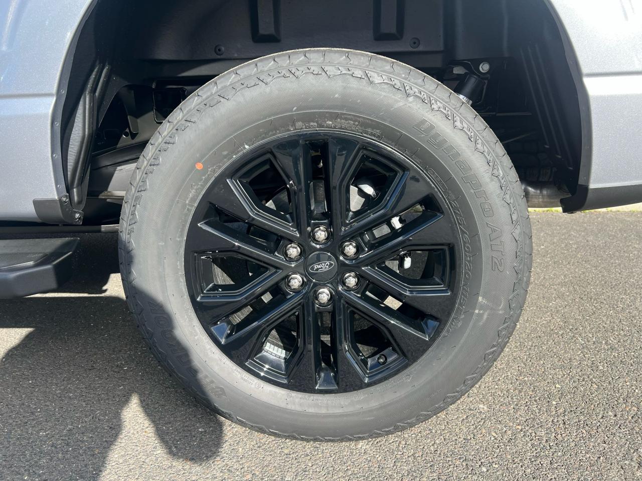 FORD F150 Supercrew LARIAT Black Package V8 5.0L