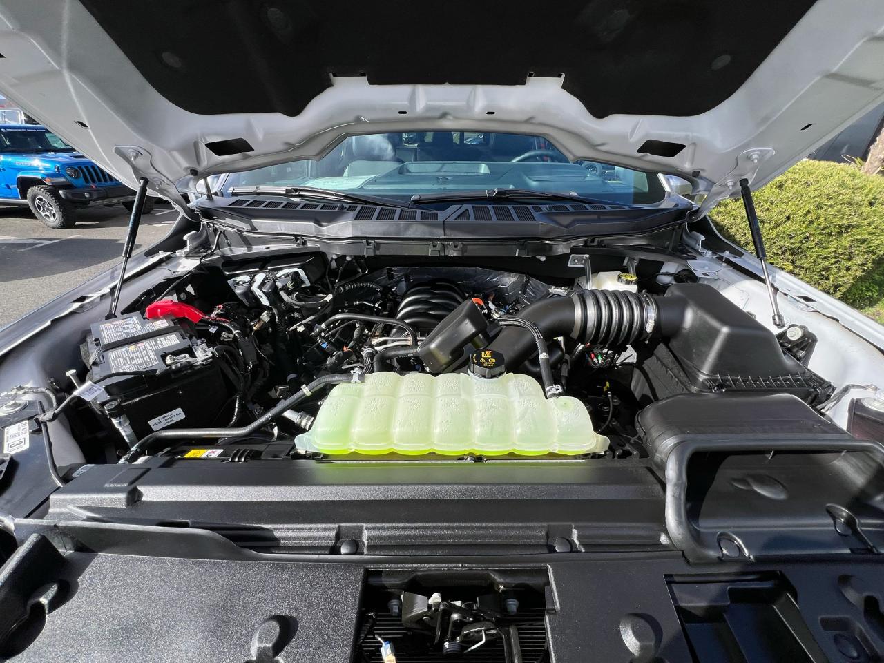 FORD F150 Supercrew LARIAT Black Package V8 5.0L