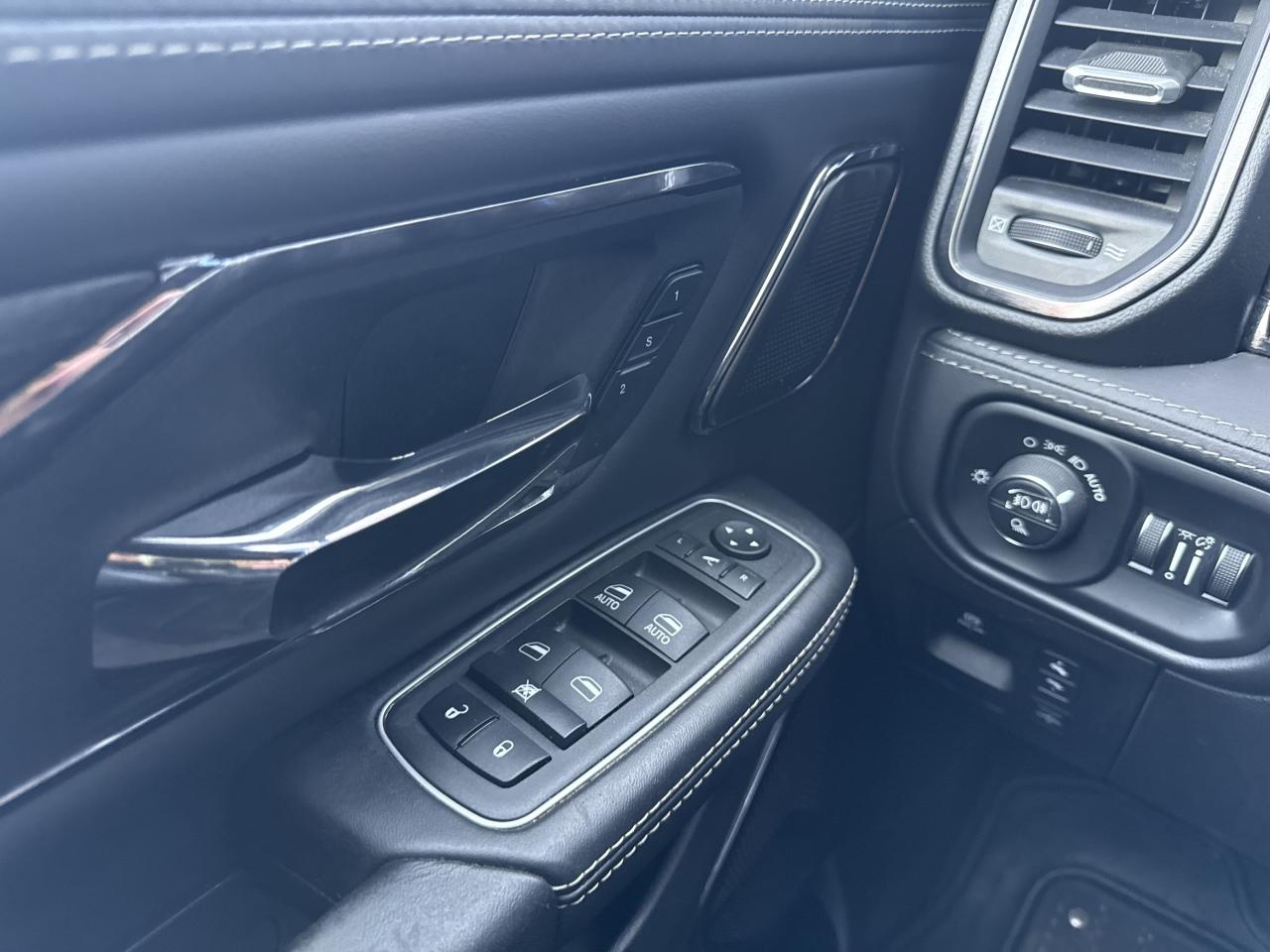 DODGE RAM 1500 CREW LIMITED - VENTE A PRO