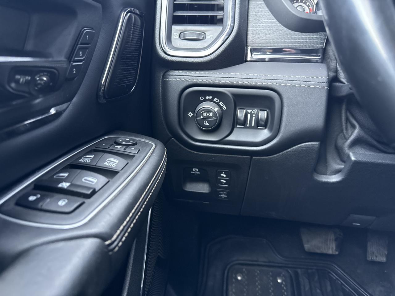 DODGE RAM 1500 CREW LIMITED - VENTE A PRO