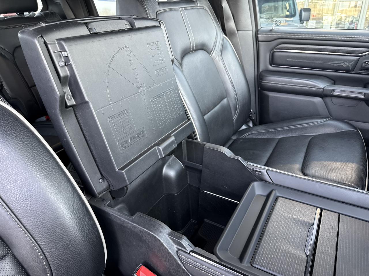 DODGE RAM 1500 CREW LIMITED - VENTE A PRO