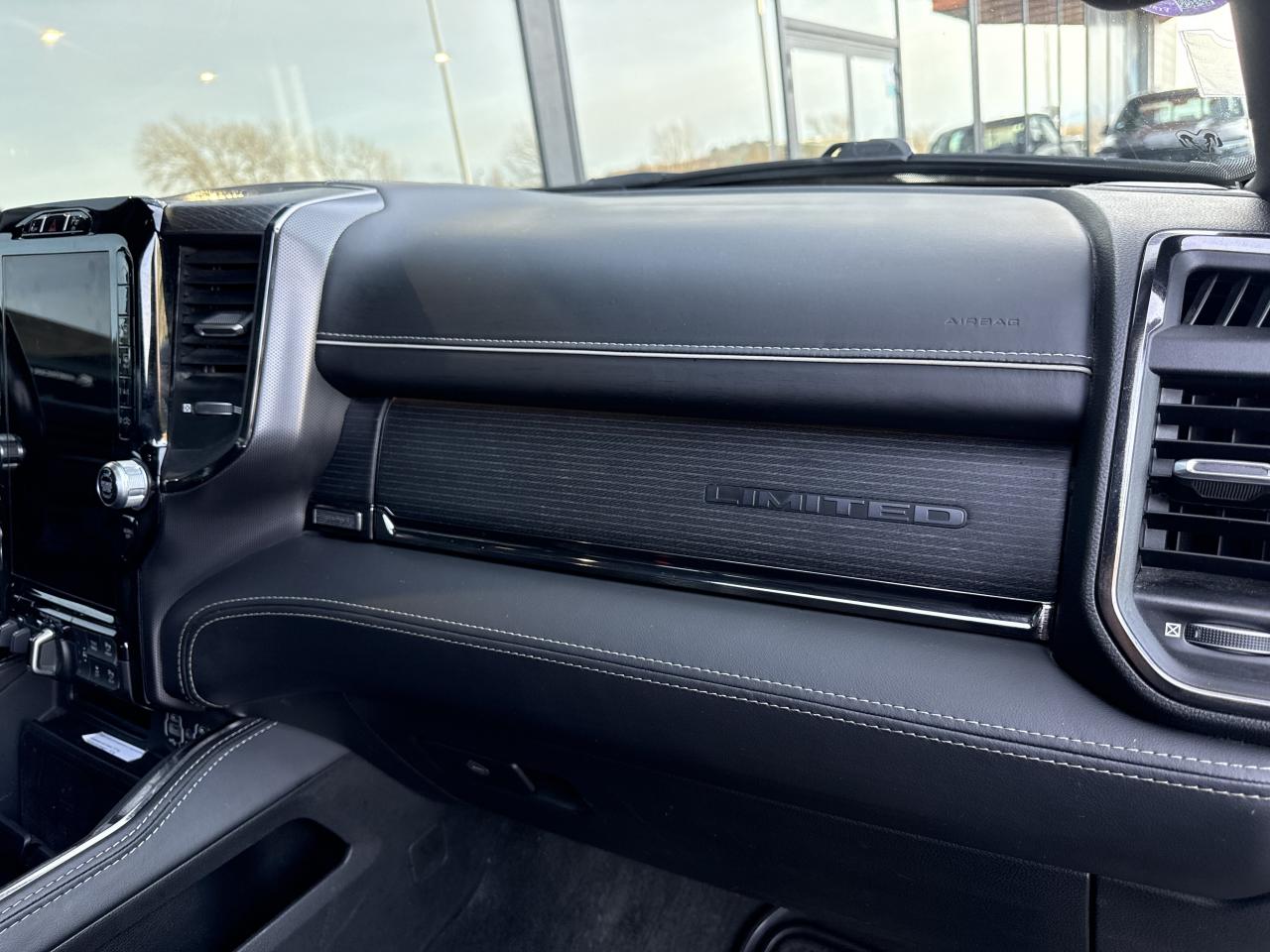 DODGE RAM 1500 CREW LIMITED - VENTE A PRO