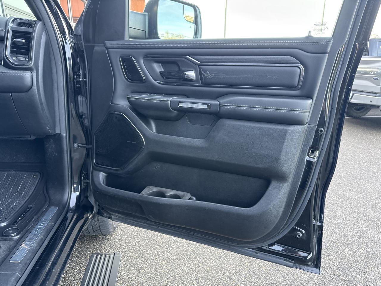 DODGE RAM 1500 CREW LIMITED - VENTE A PRO