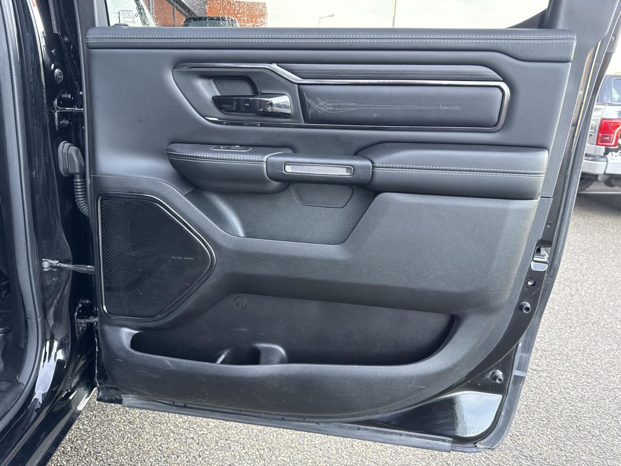 DODGE RAM 1500 CREW LIMITED - VENTE A PRO