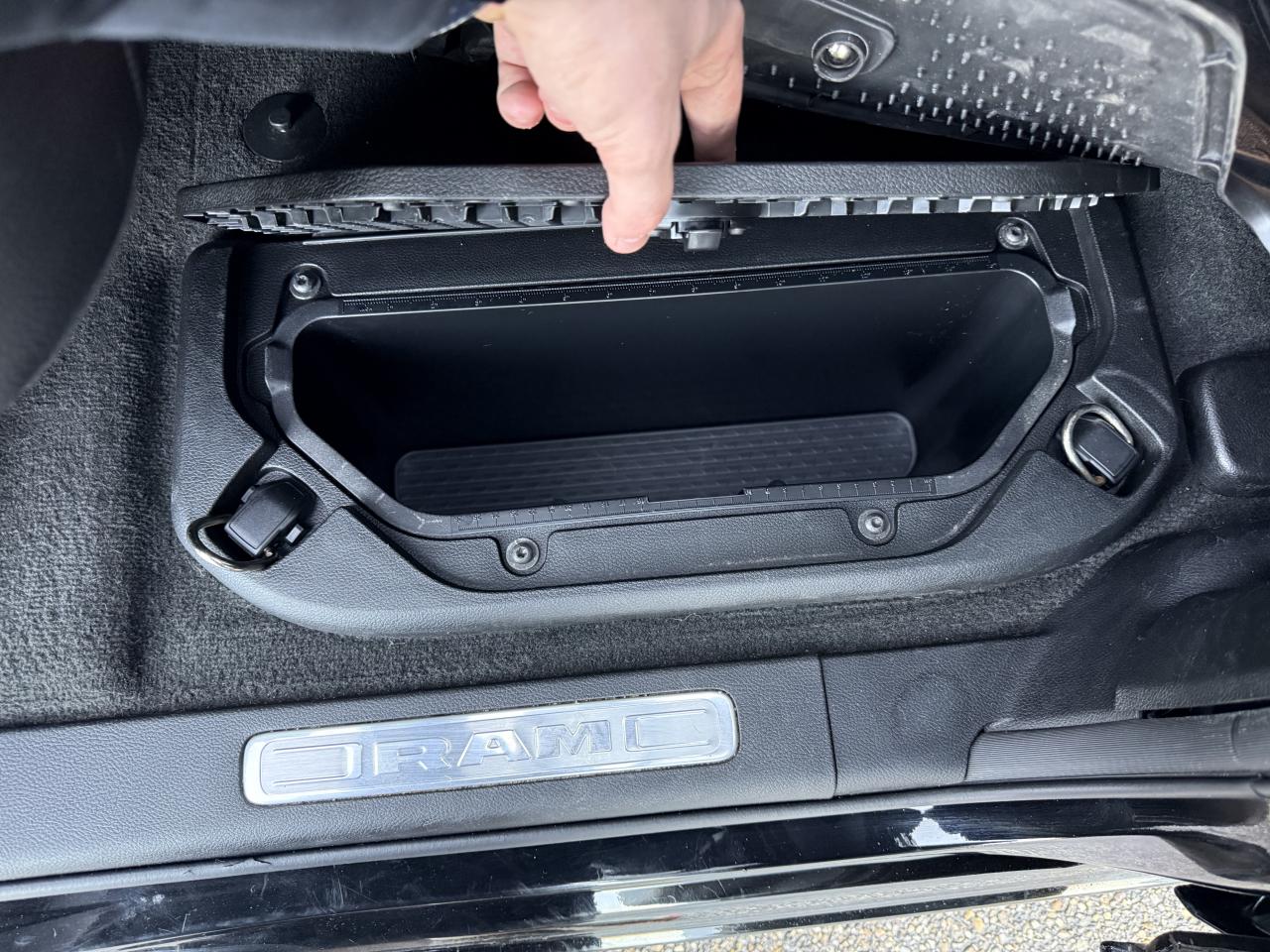 DODGE RAM 1500 CREW LIMITED - VENTE A PRO