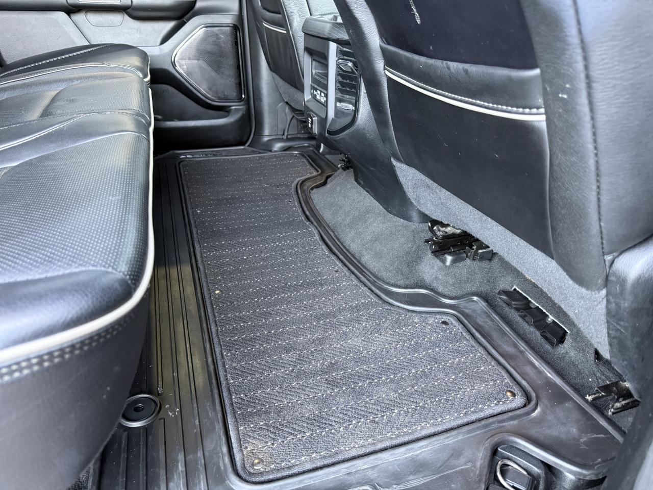 DODGE RAM 1500 CREW LIMITED - VENTE A PRO