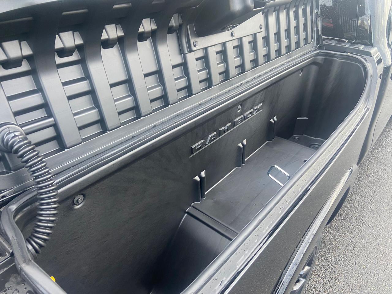 DODGE RAM 1500 CREW LIMITED NIGHT EDITION RAMBOX