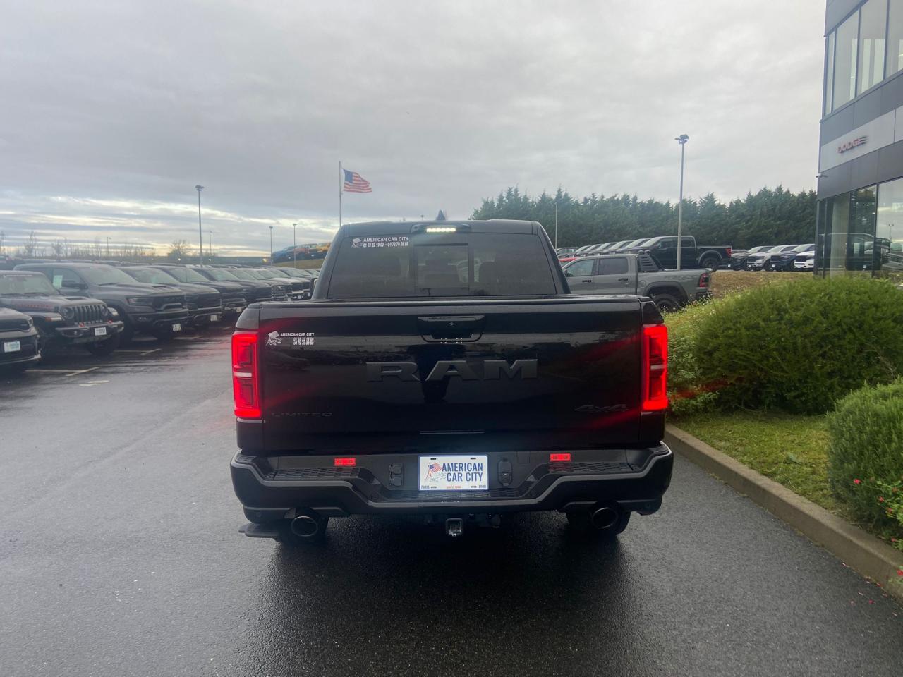 DODGE RAM 1500 CREW LIMITED NIGHT EDITION RAMBOX