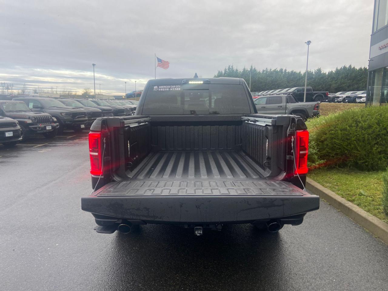 DODGE RAM 1500 CREW LIMITED NIGHT EDITION RAMBOX