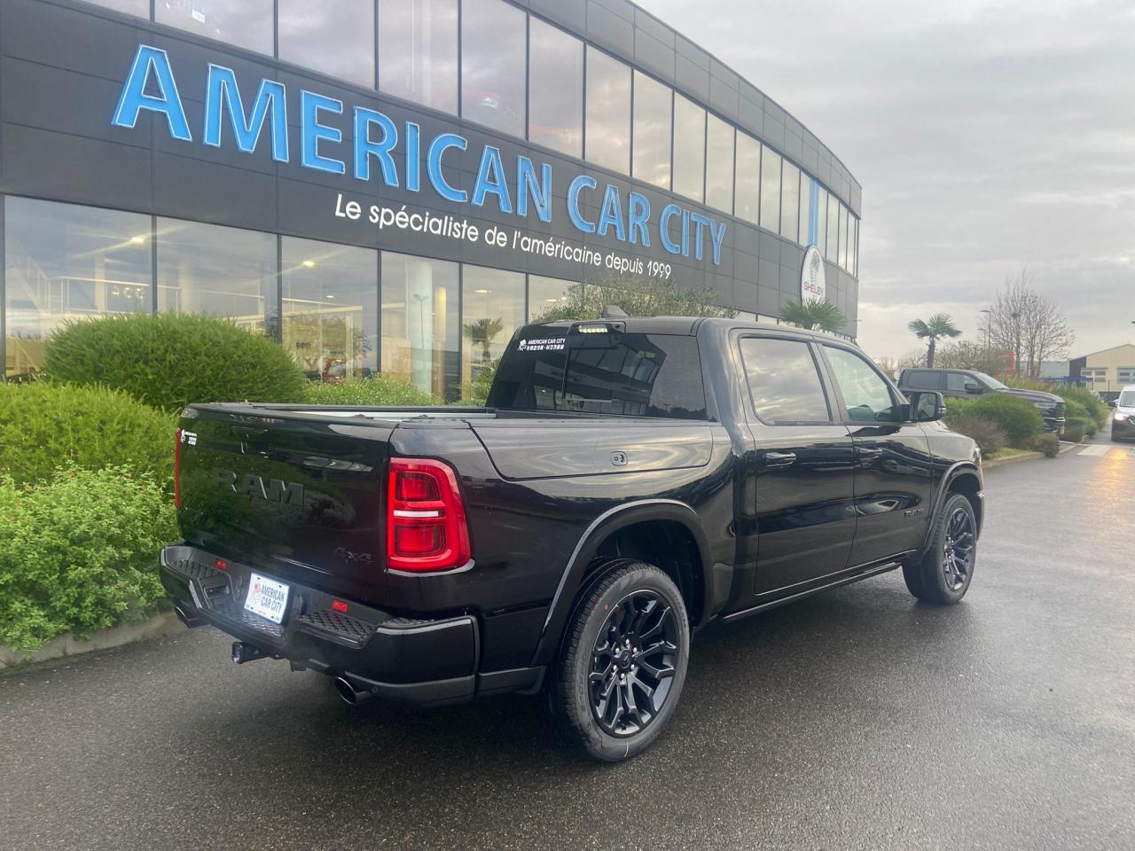 DODGE RAM 1500 CREW LIMITED NIGHT EDITION RAMBOX