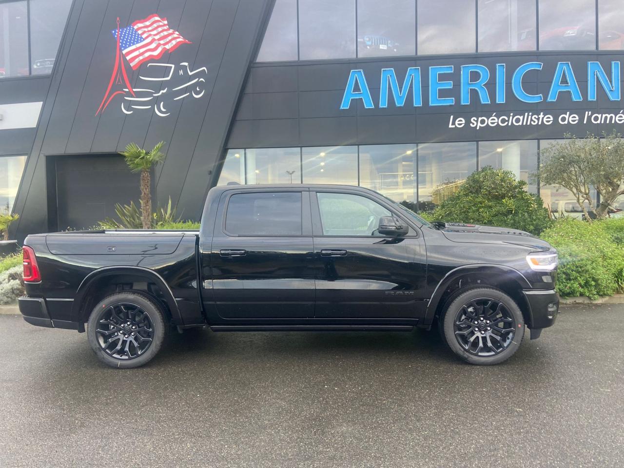 DODGE RAM 1500 CREW LIMITED NIGHT EDITION RAMBOX