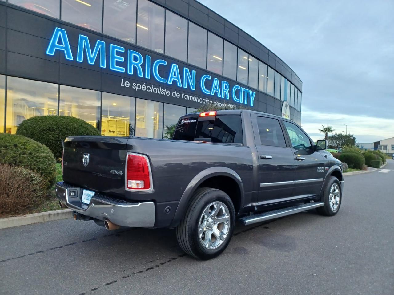 DODGE RAM 1500 CREW LARAMIE AIR V8 5.7L HEMI 395hp - GPL