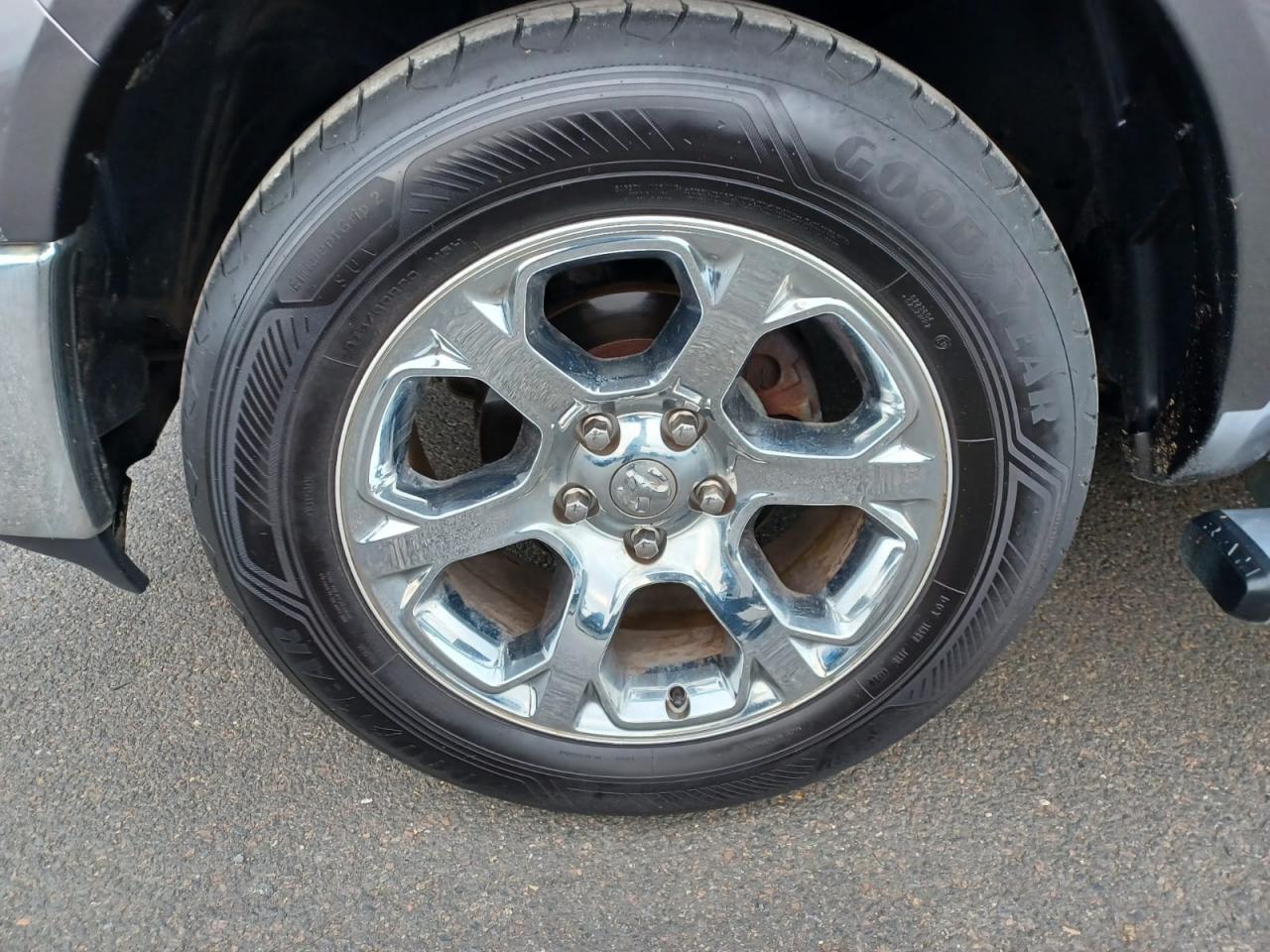 DODGE RAM 1500 CREW LARAMIE AIR V8 5.7L HEMI 395hp - GPL