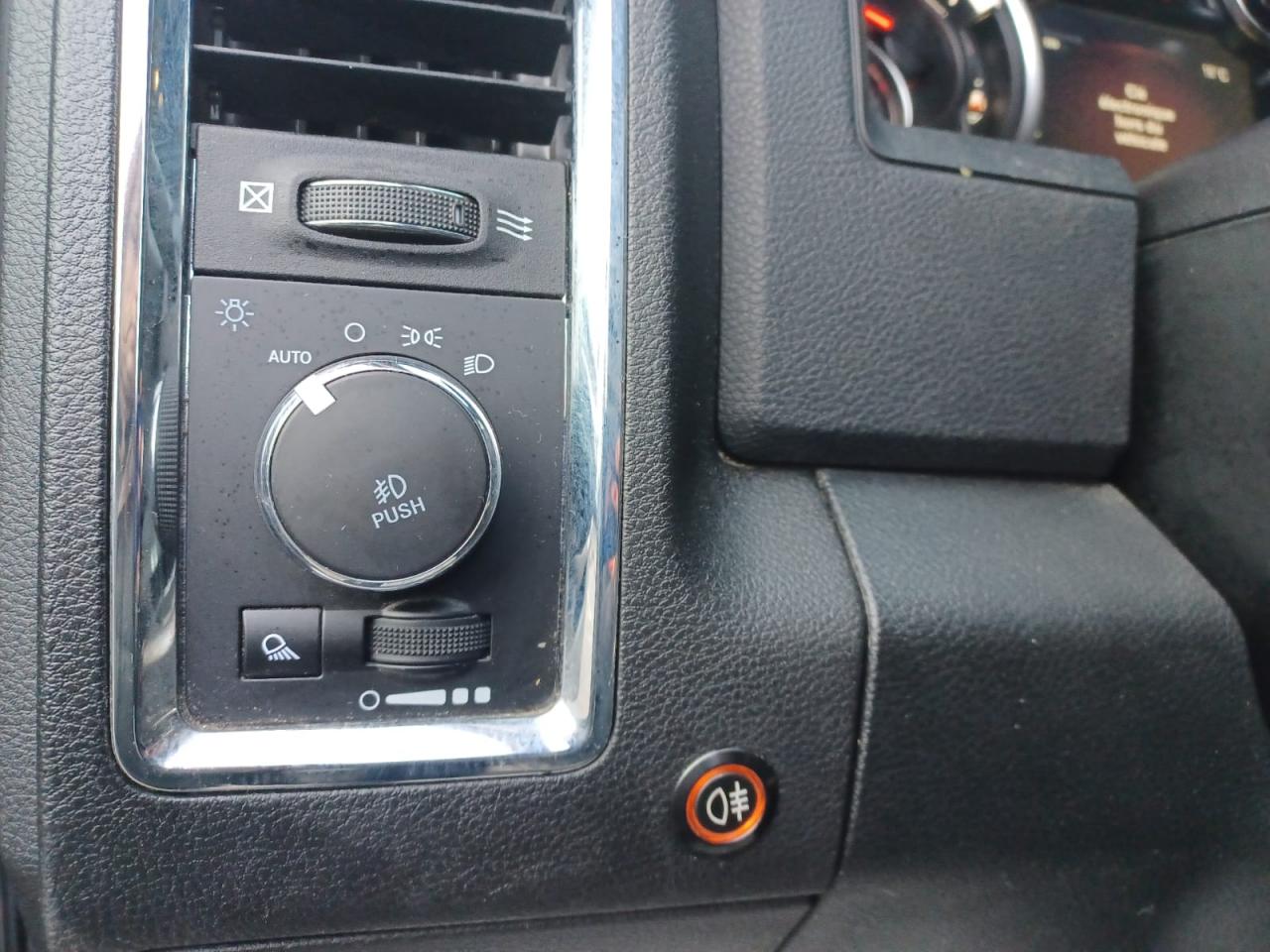 DODGE RAM 1500 CREW LARAMIE AIR V8 5.7L HEMI 395hp - GPL