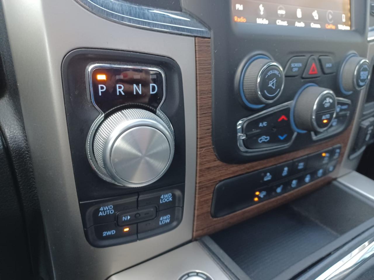 DODGE RAM 1500 CREW LARAMIE AIR V8 5.7L HEMI 395hp - GPL