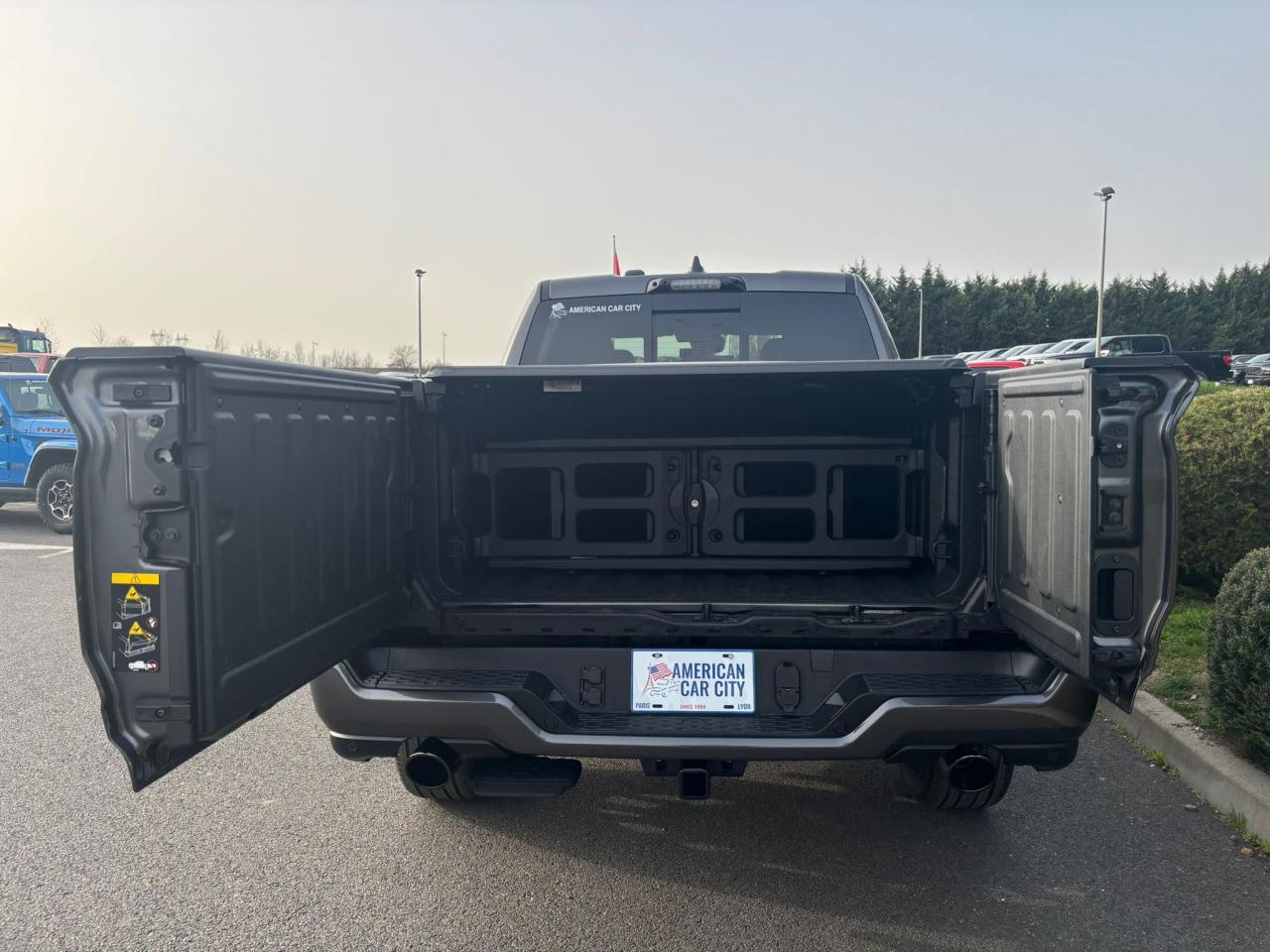 DODGE RAM 1500 CREW LIMITED NIGHT EDITION RAMBOX HAYON MULTI