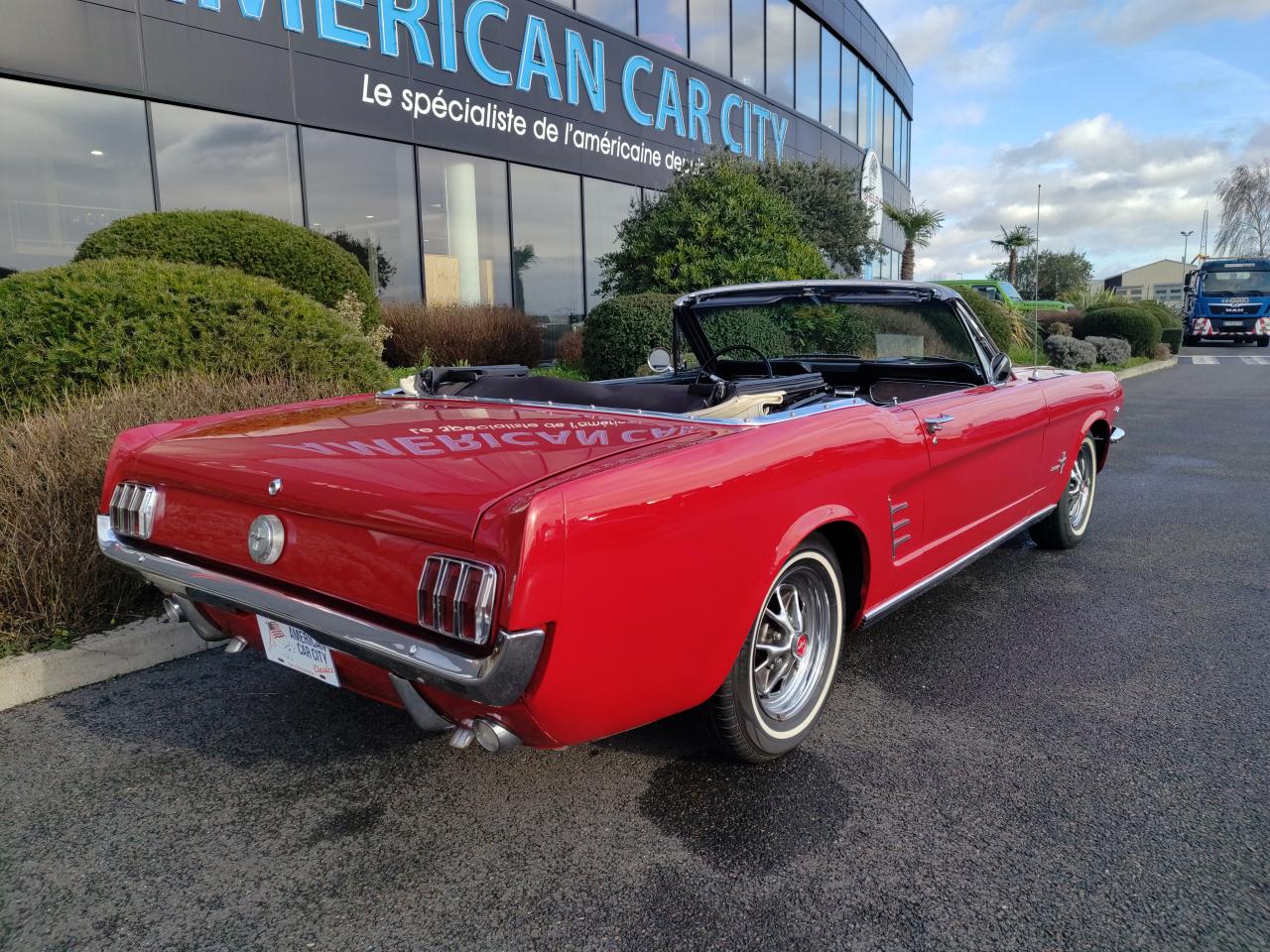 FORD MUSTANG 289 code C, disques, capote elec, boite auto