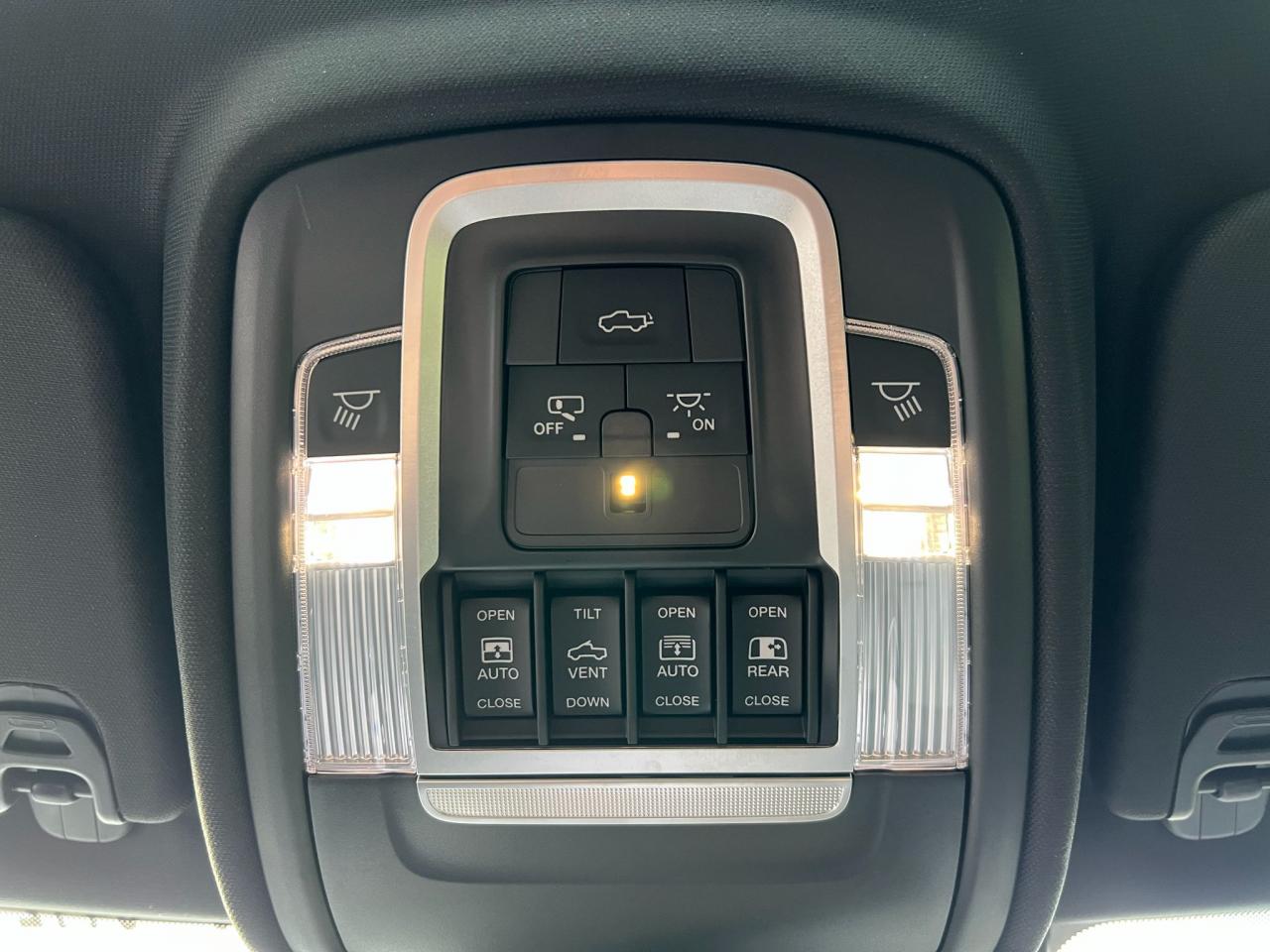 DODGE RAM 1500 CREW LIMITED NIGHT EDITION RAMBOX