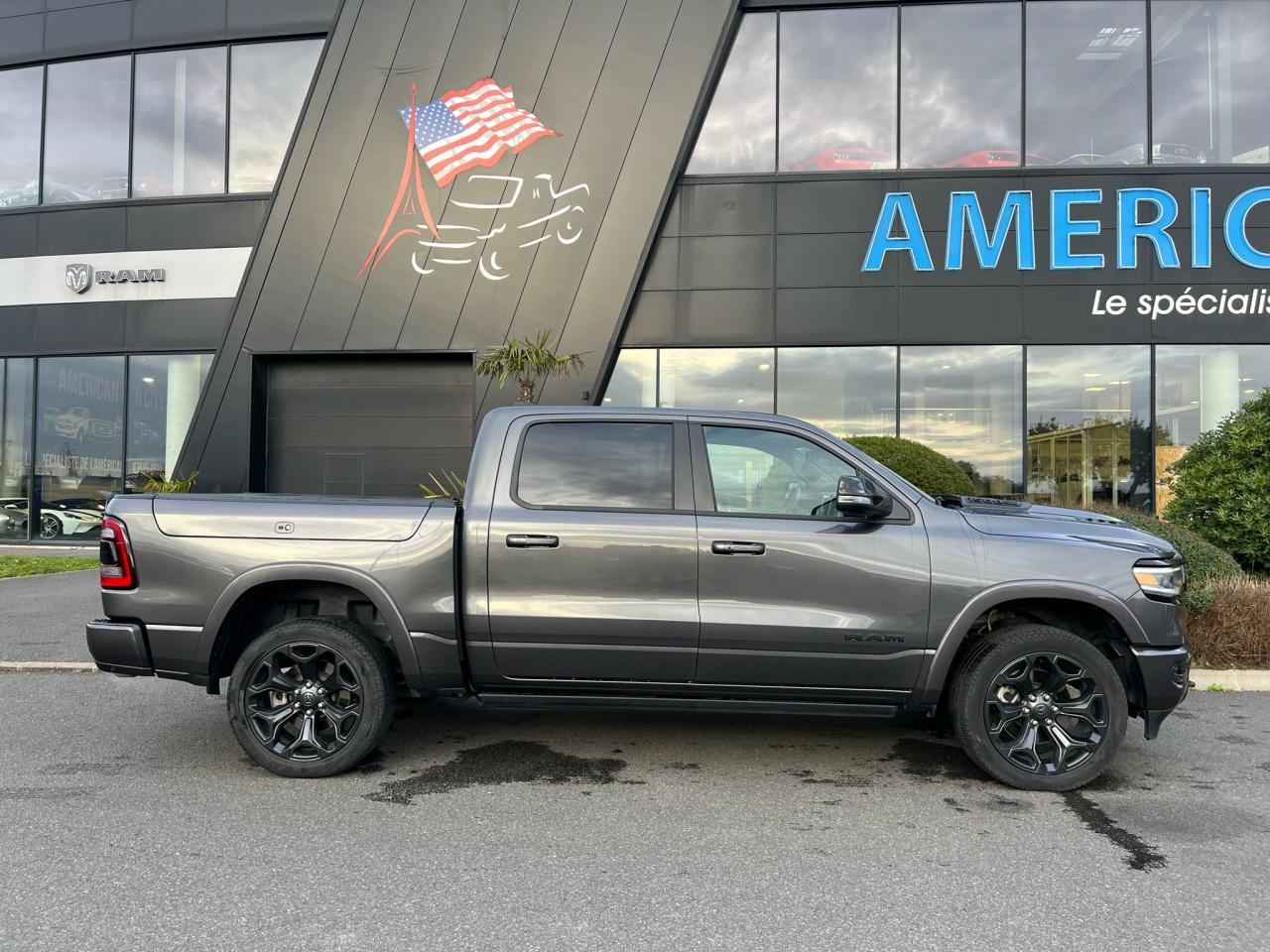 DODGE RAM 1500 CREW LIMITED NIGHT EDITION RAMBOX