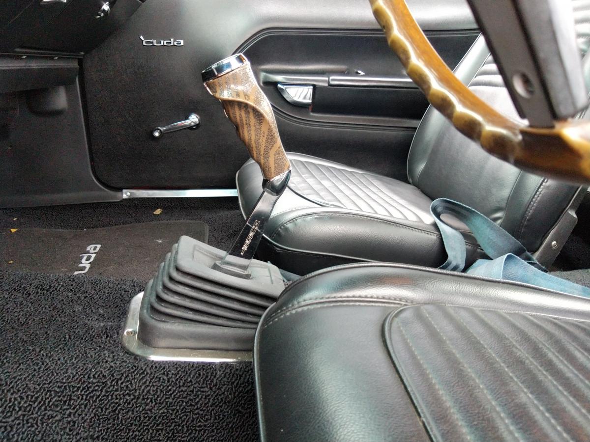 PLYMOUTH CUDA \'383 MATCHING PISTOL GRIP RESTOREE