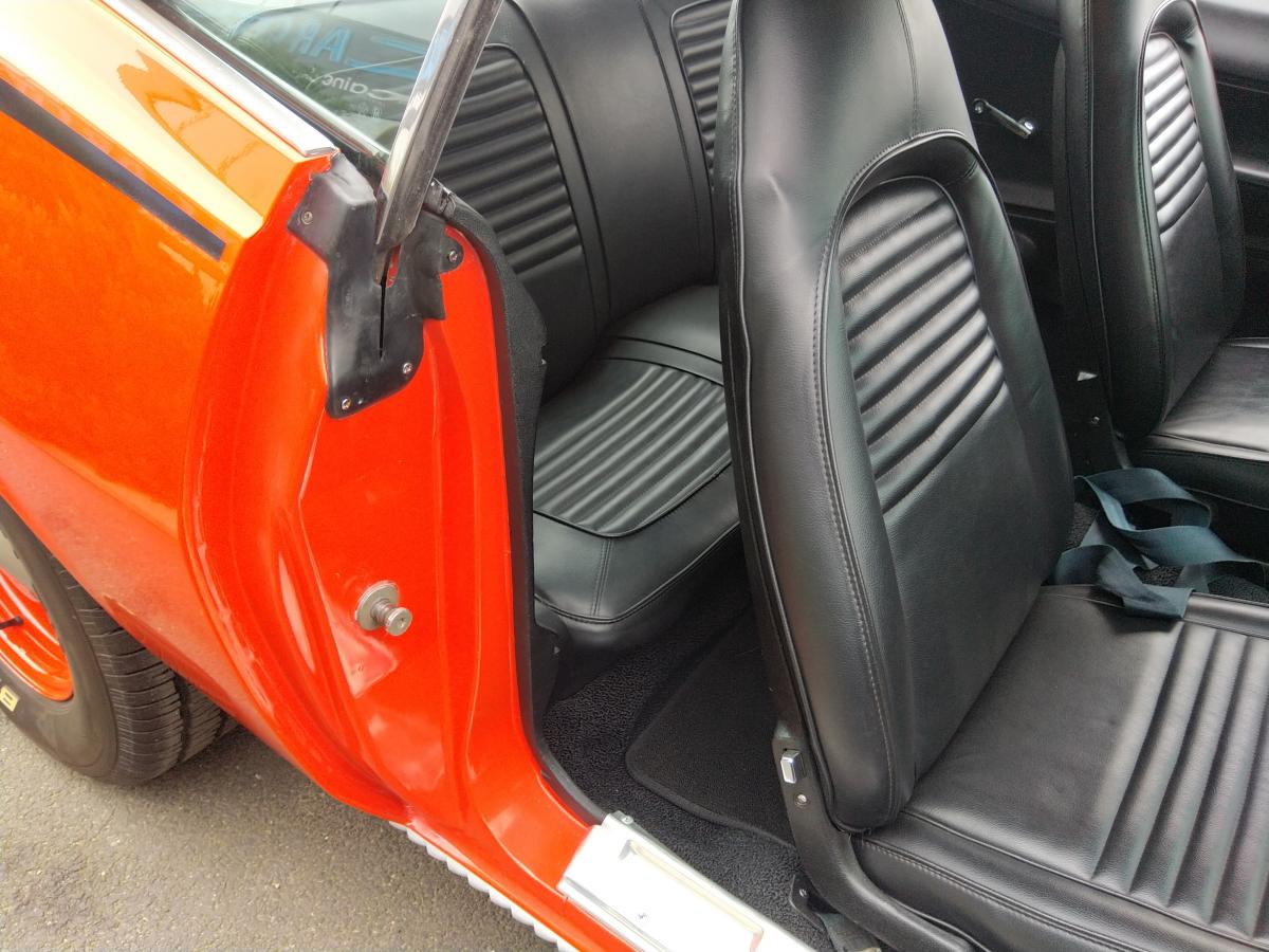 PLYMOUTH CUDA \'383 MATCHING PISTOL GRIP RESTOREE