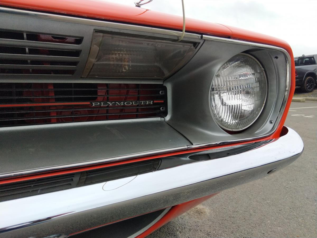 PLYMOUTH CUDA \'383 MATCHING PISTOL GRIP RESTOREE