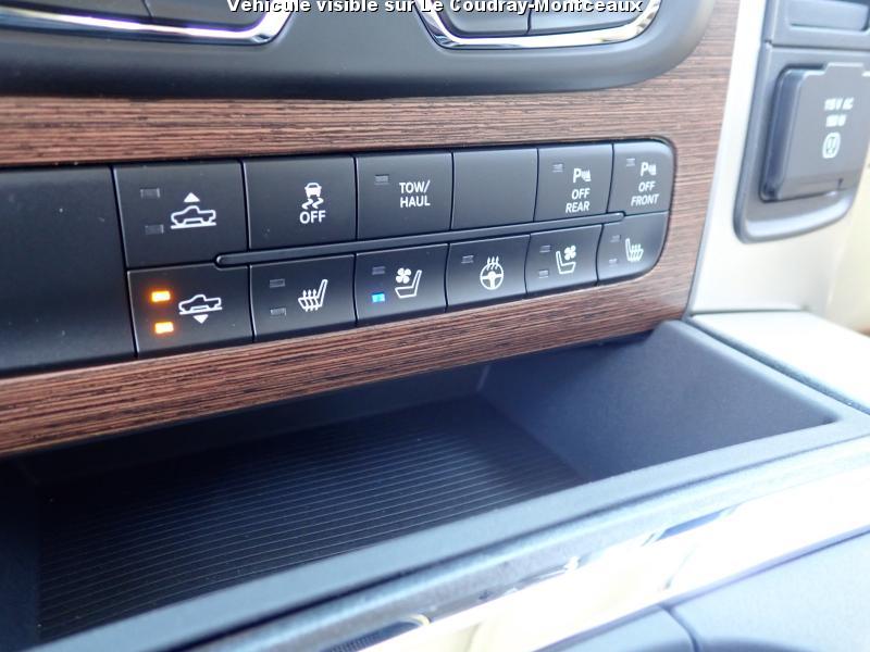 DODGE RAM 1500 CREW LARAMIE AIR RAMBOX 2017 V8 5.7L 395CH
