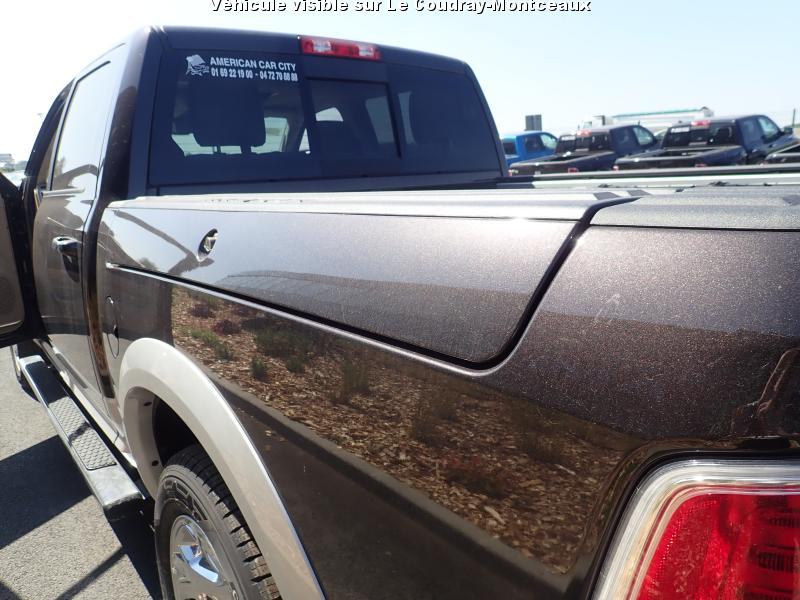 DODGE RAM 1500 CREW LARAMIE AIR RAMBOX 2017 V8 5.7L 395CH