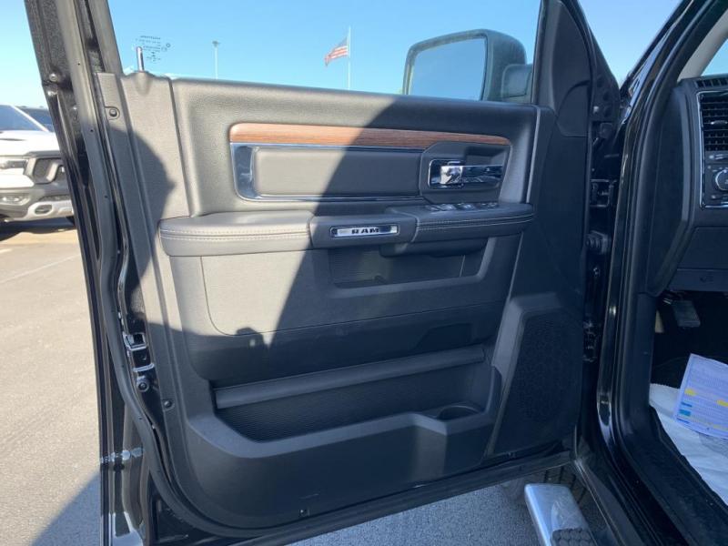 DODGE RAM 1500 CREW LARAMIE CLASSIC 2019
