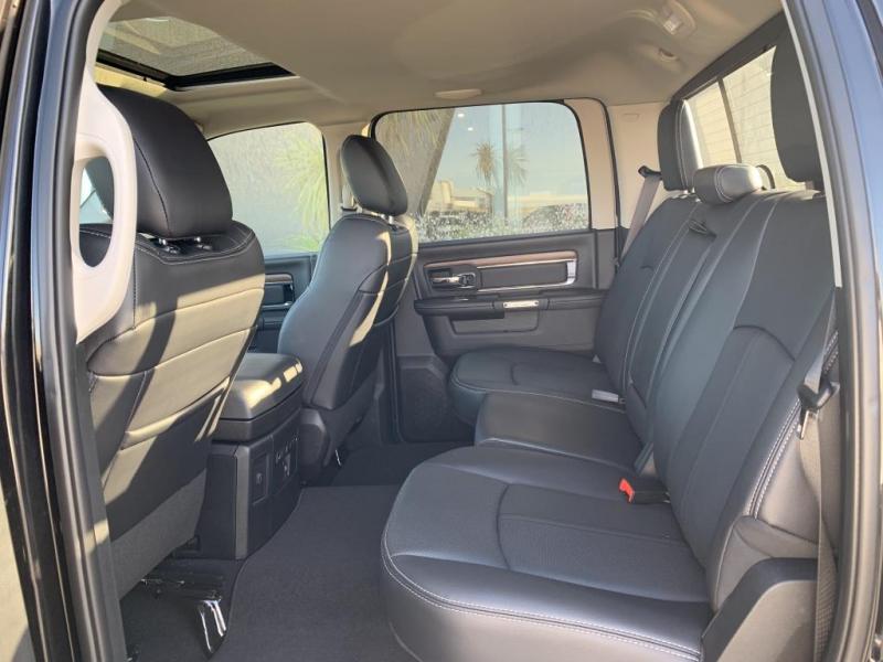 DODGE RAM 1500 CREW LARAMIE CLASSIC 2019